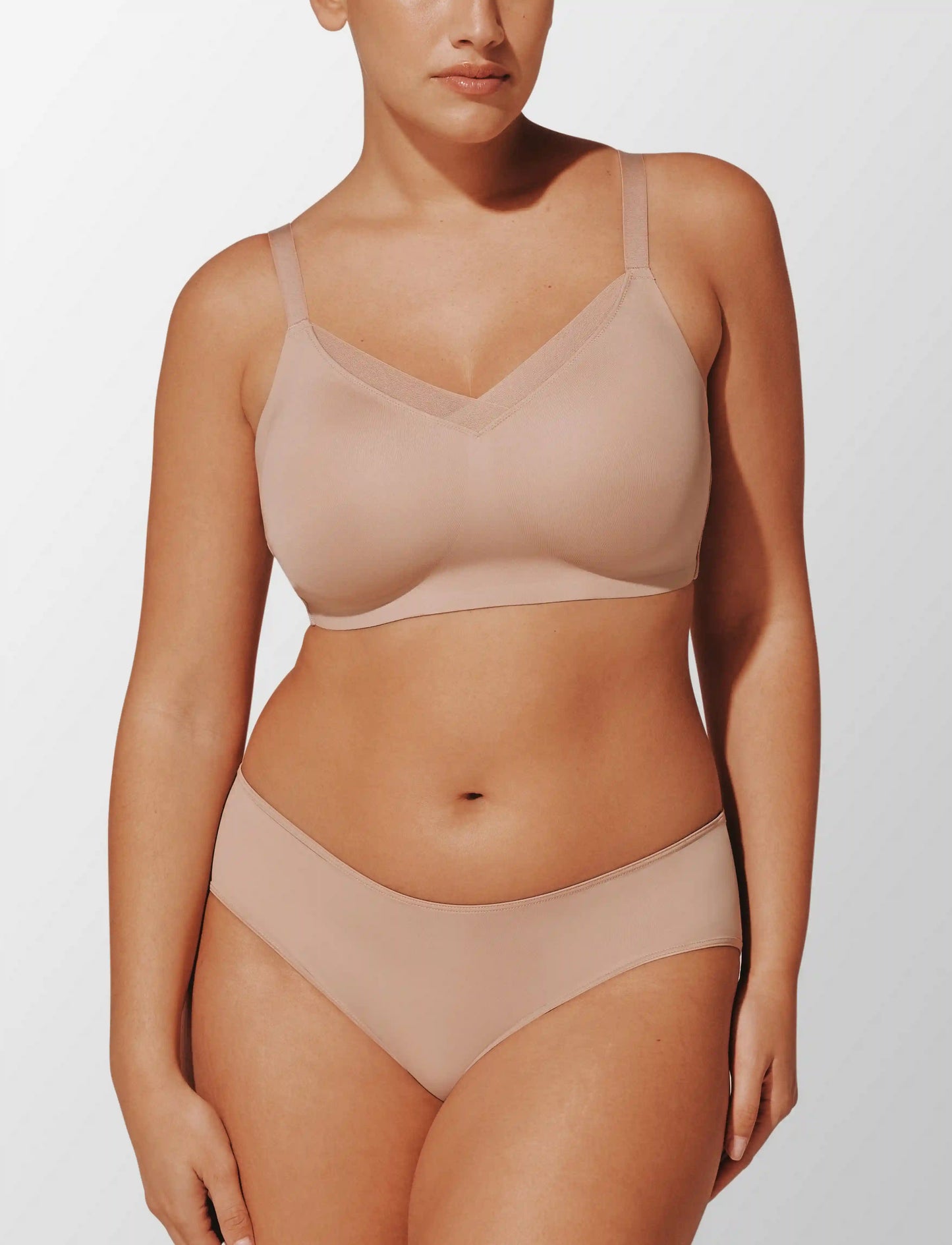 24/7® Classic Smooth Wireless Minimizer Bra