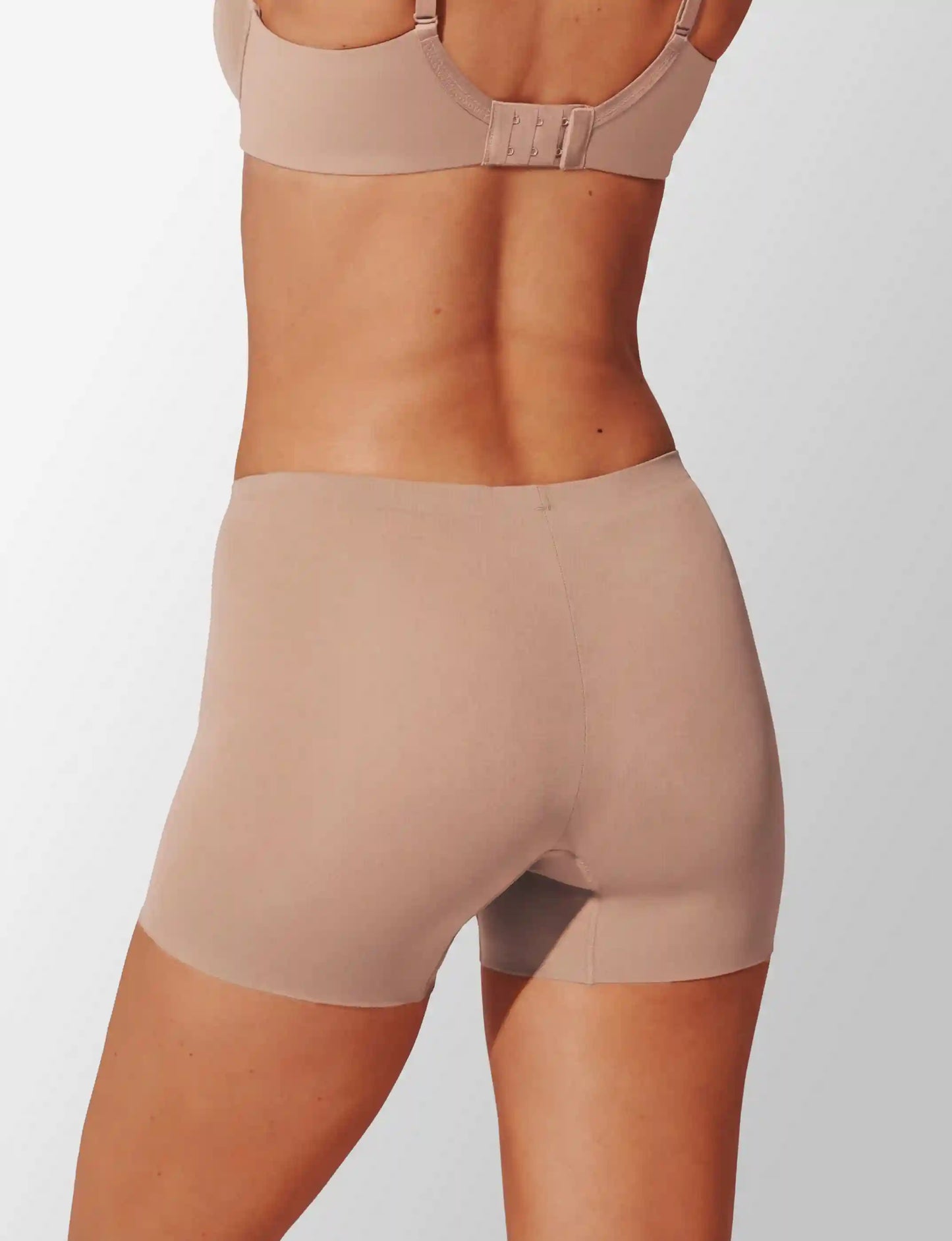 Thermoregulating TempSync™ Anti-Chafe Short