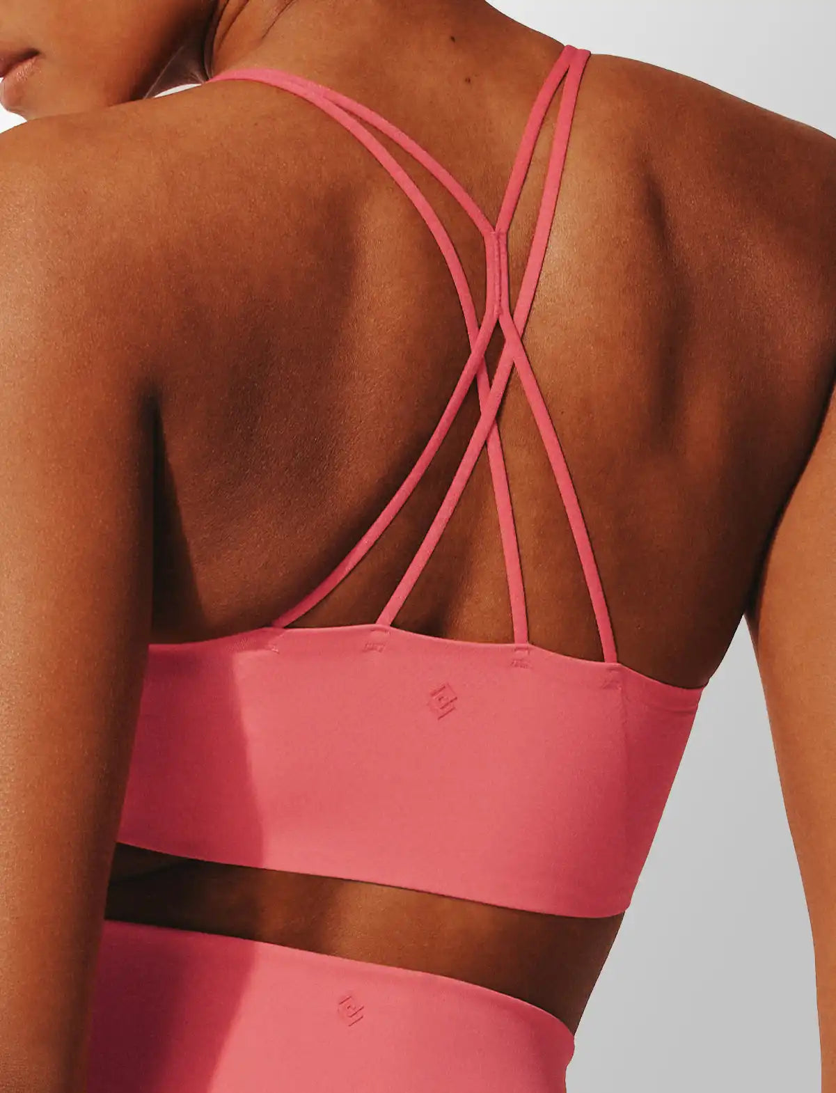 Thermoregulating TempSync™ Pullover Sports Bra